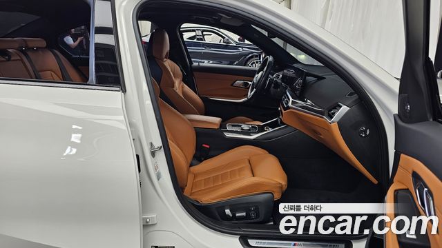 BMW 3-Series 2023 — photo 17