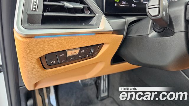 BMW 3-Series 2023 — photo 22