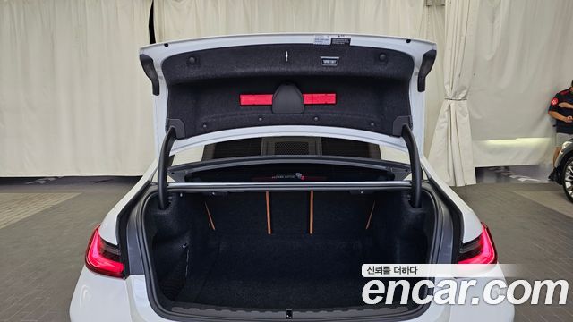 BMW 3-Series 2023 — photo 26