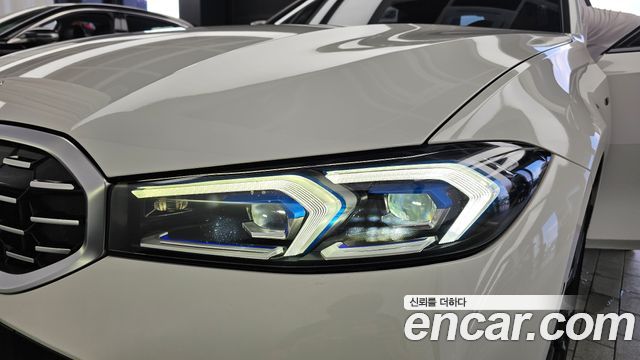 BMW 3-Series 2023 — photo 8