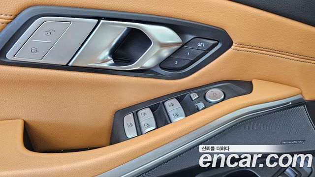 BMW 3-Series 2023 — photo 28
