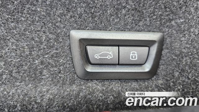BMW 3-Series 2023 — photo 32