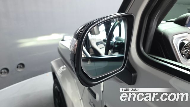 Mercedes-Benz G-Class 2021 — photo 35