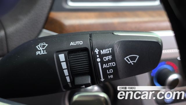 Genesis G80 2018 — photo 25