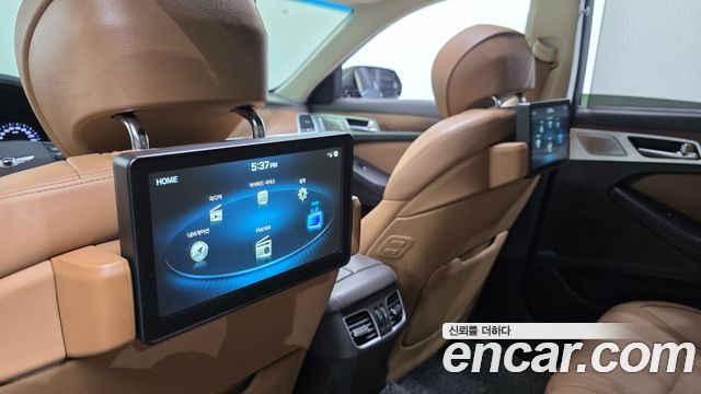 Genesis G80 2018 — photo 30