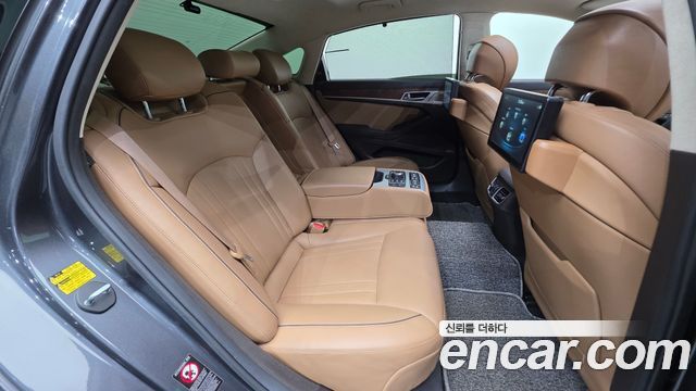 Genesis G80 2018 — photo 33
