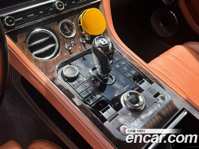 Bentley Continental 2018 — photo 9