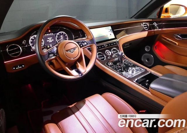 Bentley Continental 2018 — photo 16