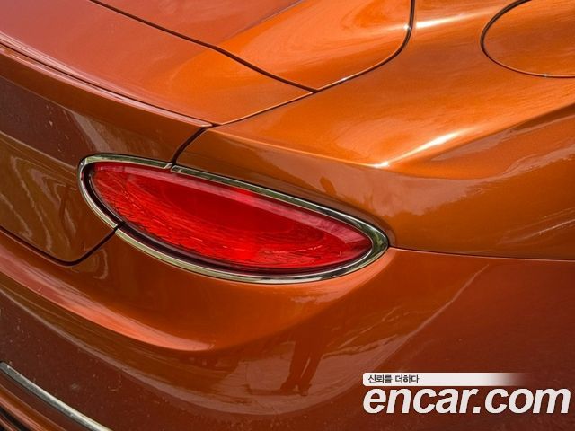 Bentley Continental 2018 — photo 20