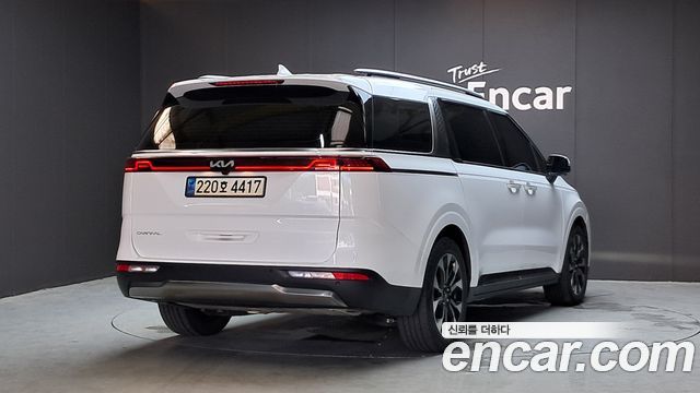 Kia Canival 2023 — photo 2