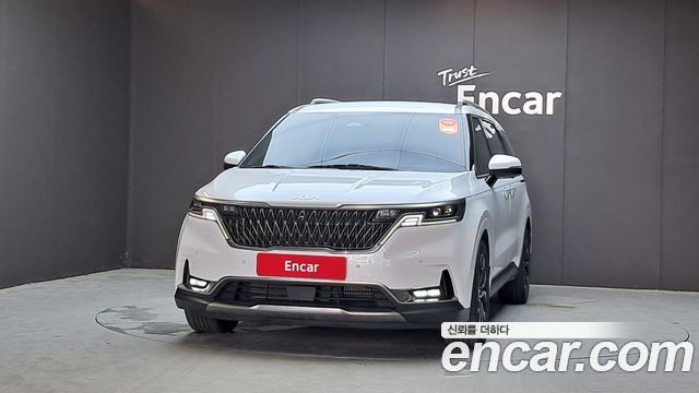 Kia Canival 2023 — photo 3