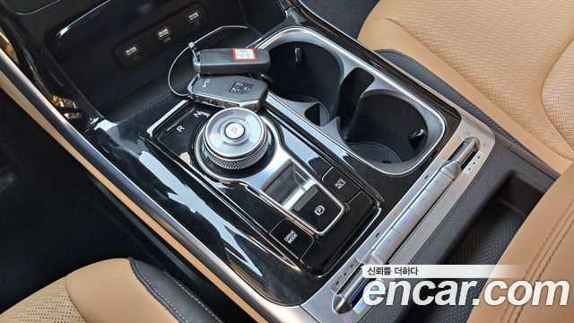 Kia Canival 2023 — photo 12