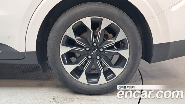 Kia Canival 2023 — photo 7