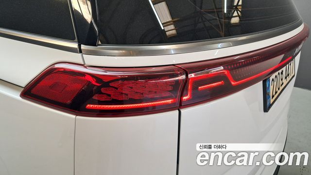 Kia Canival 2023 — photo 9