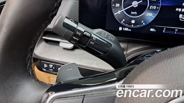 Kia Canival 2023 — photo 29