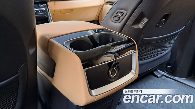 Kia Canival 2023 — photo 32