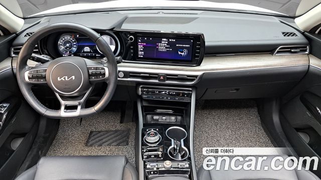 Kia K5 2023 — photo 10