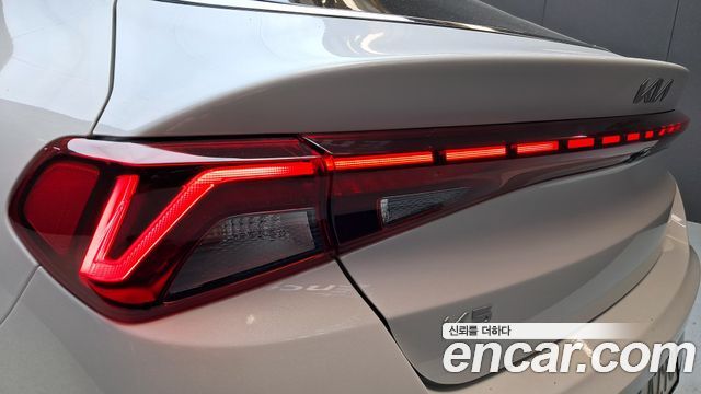 Kia K5 2023 — photo 9