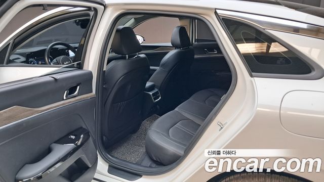 Kia K5 2023 — photo 16
