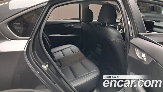 Kia K3 2022 — photo 17
