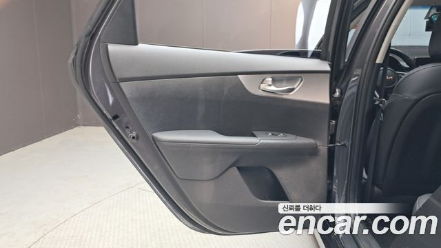 Kia K3 2022 — photo 15