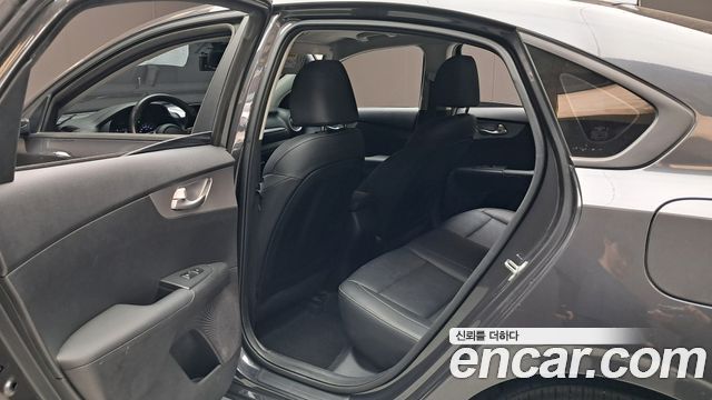 Kia K3 2022 — photo 16