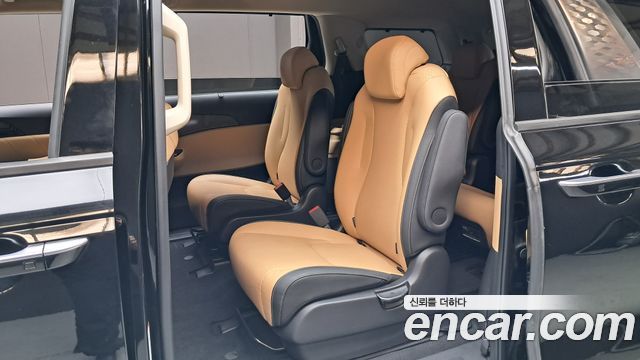 Kia Canival 2023 — photo 19