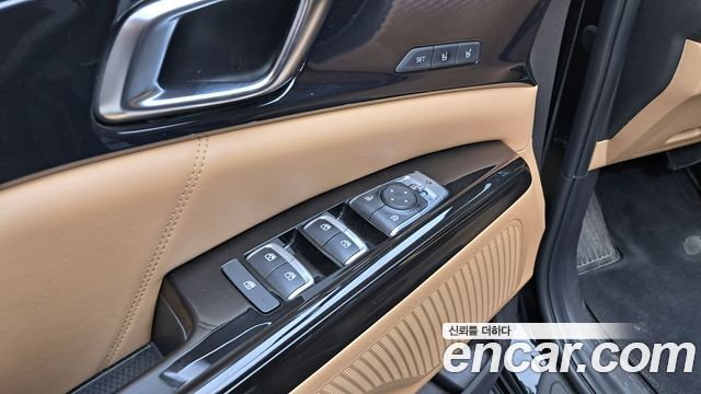 Kia Canival 2023 — photo 22