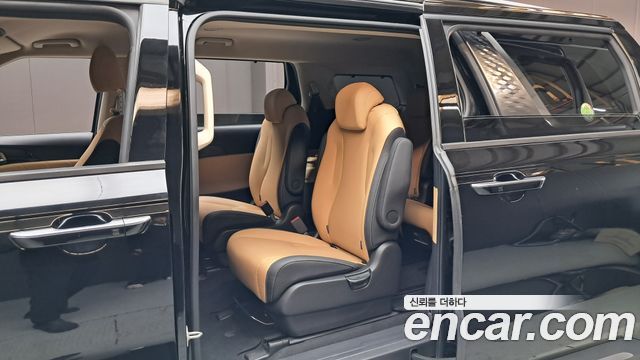 Kia Canival 2023 — photo 16
