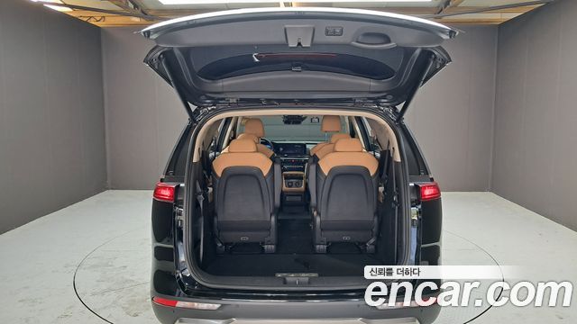 Kia Canival 2023 — photo 37