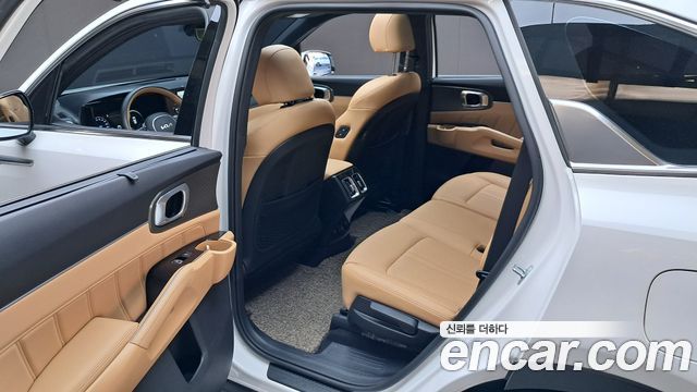 Kia Sorento 2023 — photo 16