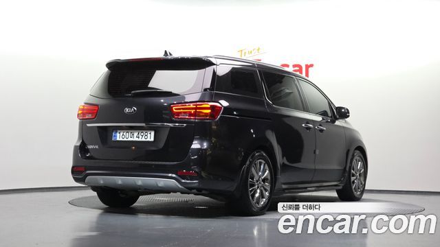 Kia Canival 2019 — photo 2