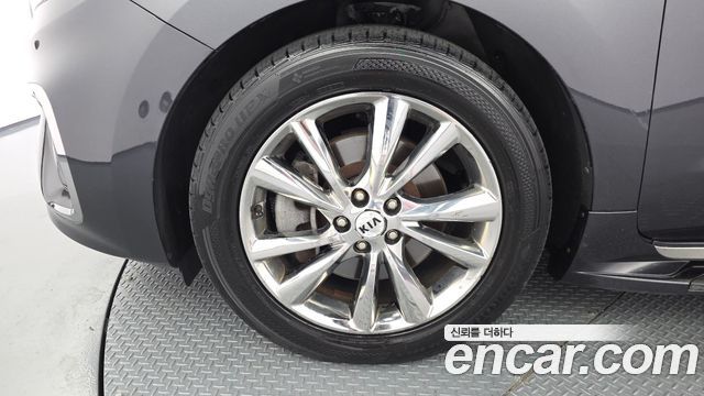 Kia Canival 2019 — photo 5