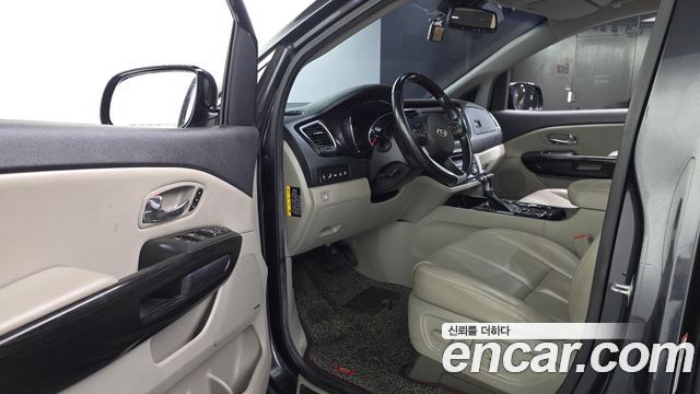 Kia Canival 2019 — photo 13