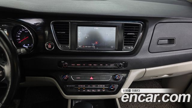 Kia Canival 2019 — photo 20