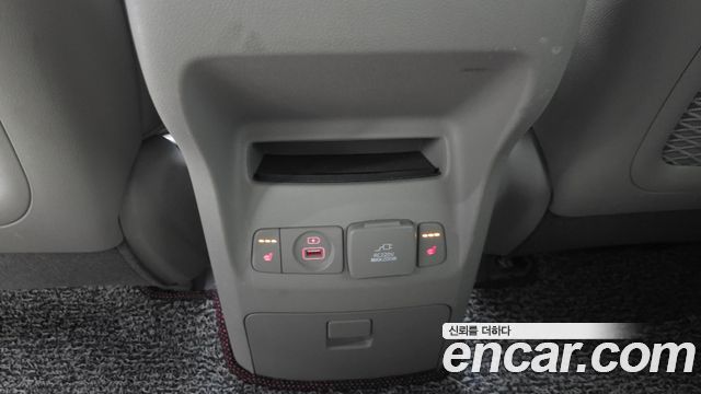 Kia Canival 2019 — photo 24