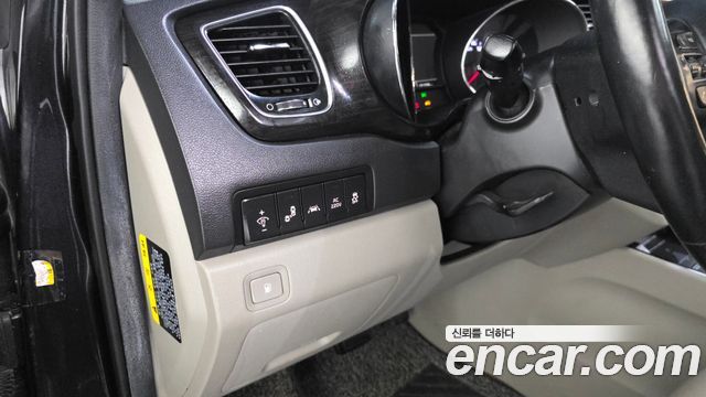 Kia Canival 2019 — photo 33