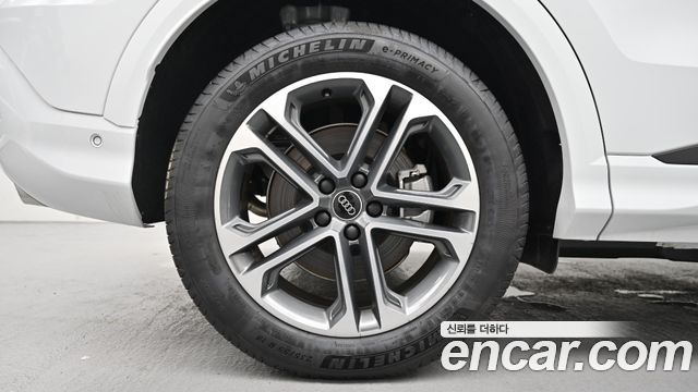 Audi Q5 2025 — photo 5