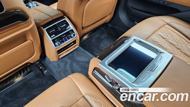 BMW 7-Series 2020 — photo 19
