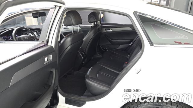 Hyundai Sonata 2015 — photo 17
