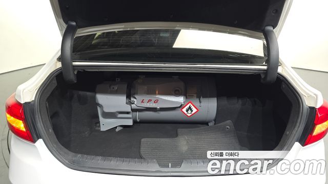 Hyundai Sonata 2015 — photo 25
