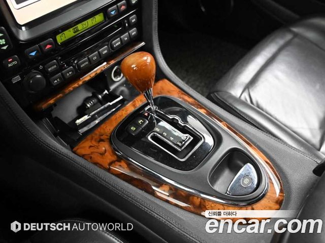 Jaguar XJ-8 2005 — photo 9
