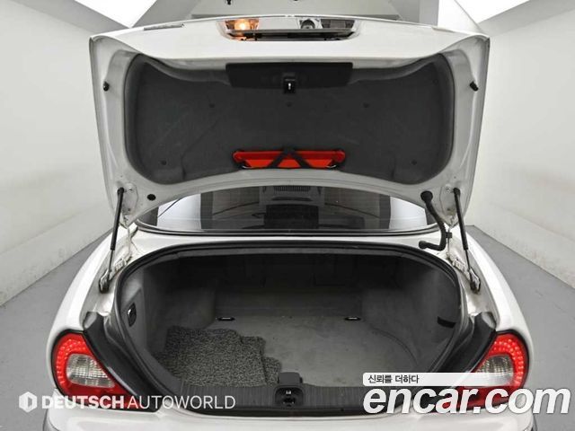 Jaguar XJ-8 2005 — photo 20