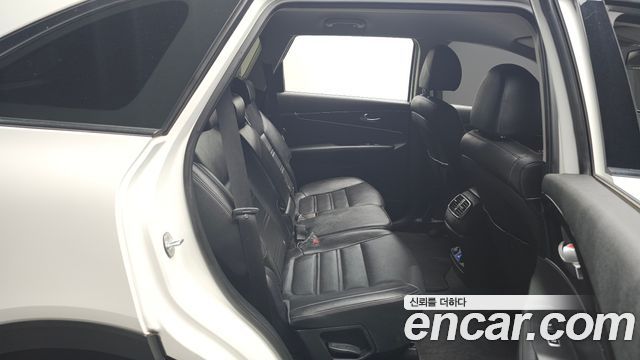 Kia Sorento 2018 — photo 11