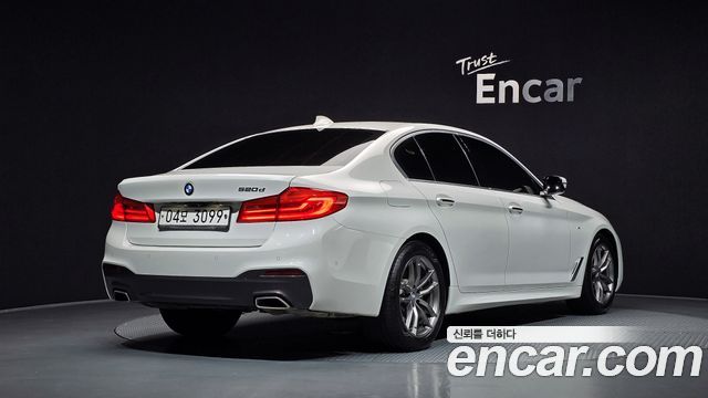 BMW 5-Series 2018 — photo 2