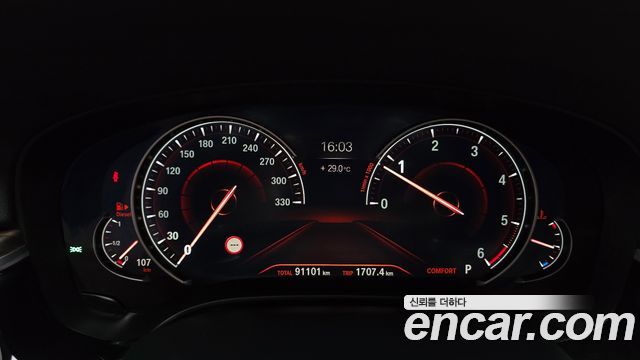 BMW 5-Series 2018 — photo 11
