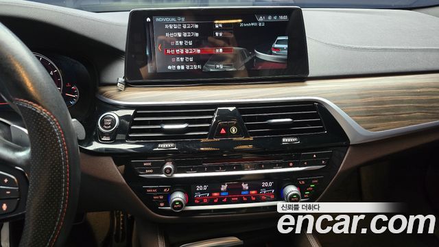 BMW 5-Series 2018 — photo 20