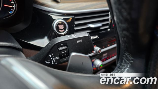 BMW 5-Series 2018 — photo 23