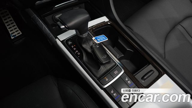 Kia K5 2018 — photo 9