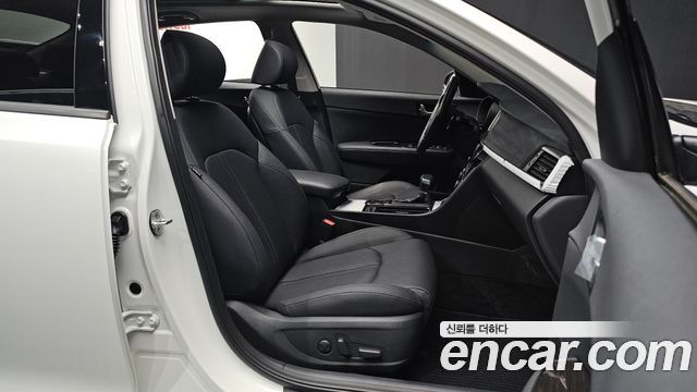Kia K5 2018 — photo 10